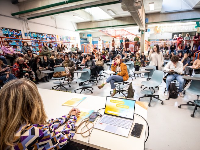 Foto della presentazione di Radicalmente Adolescenti